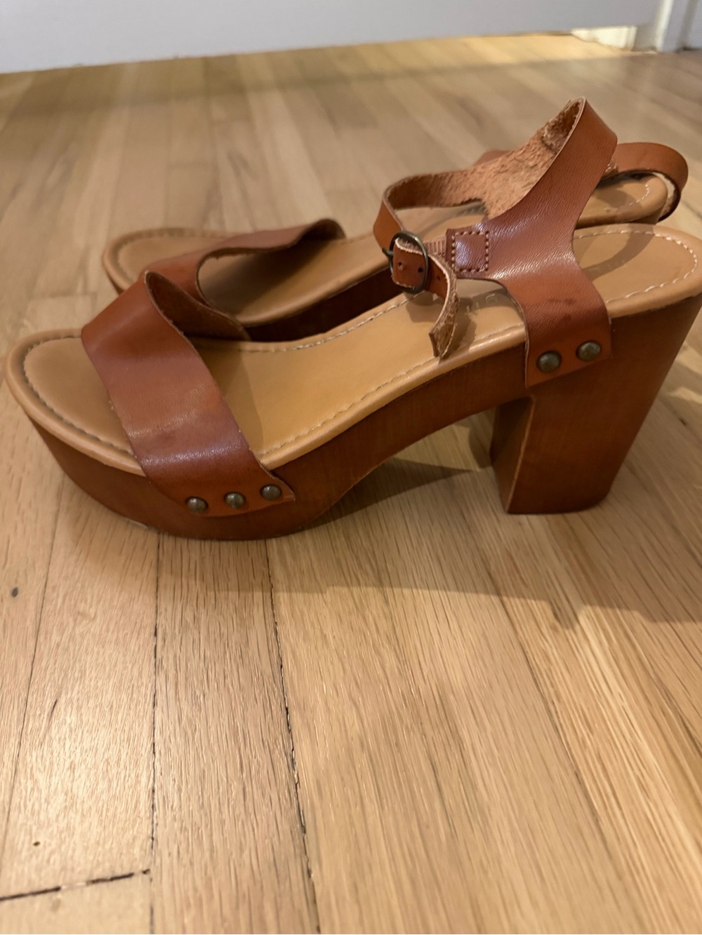Madden Girl Womens Brown Platform Heel Sandals